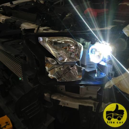Độ bi led Domax X led pro xe  everest 2019
