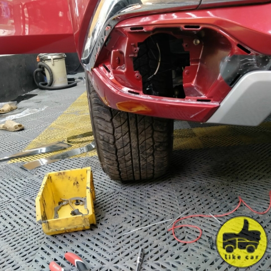 BI GẦM DOMAX XE PAJERO