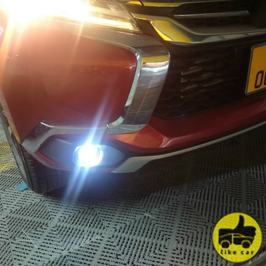 BI GẦM DOMAX XE PAJERO